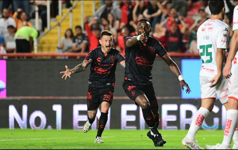 Una noche soñada para la línea de taque de los Zorros, en donde se confirmó el buen momento por el que atraviesa la dupla conformada por Ozziel Herrera y Julián Quiñones. IMAGO7