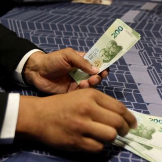 ¡Solo trabajó por 6 meses! Ex servidora es vinculada a proceso; seguía cobrando