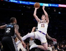 Los Ángeles igualó un récord de la NBA al abrir una ventaja de 26 puntos en el segundo cuarto. AP/M. Terrill