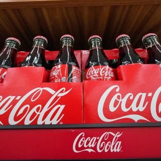 Aumento de precios impulsa los ingresos y beneficios netos de Coca-Cola