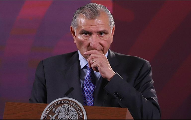 Adán Augusto López comentó que el sábado por la noche y el domingo en la mañana López Obrador tenía síntomas de un resfriado, por lo que se le practicaron pruebas. SUN / B. Fregoso