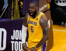 LeBron James tuvo un doble-doble de 20 puntos y 20 rebotes. AP/J. Hong