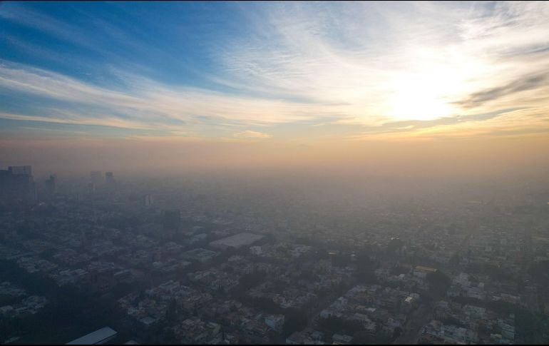 Anoche la Semadet emitió una alerta atmosférica para los municipios de Guadalajara, Zapopan y Tala debido a tres incendios forestales. EL INFORMADOR / A. Navarro