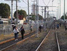 Pasajeros caminando de la estación Santuario de los Mártires a estación España. EL INFORMADOR/ ALONSO CAMACHO