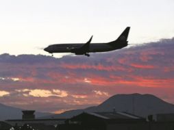 La Sedena se hará cargo de la seguridad del espacio aéreo mexicano. SUN