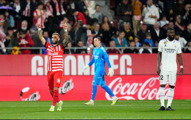 Valentín Castellanos (izq.) es el primer jugador en 76 años en marcarle cuatro tantos al Real Madrid en un mismo juego de liga. EFE/D. Borrat