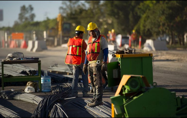 Advierten que aprobar dos días de descanso obligatorios a la semana provocaría una afectación de 380 mil millones de pesos anuales. EL INFORMADOR/ARCHIVO