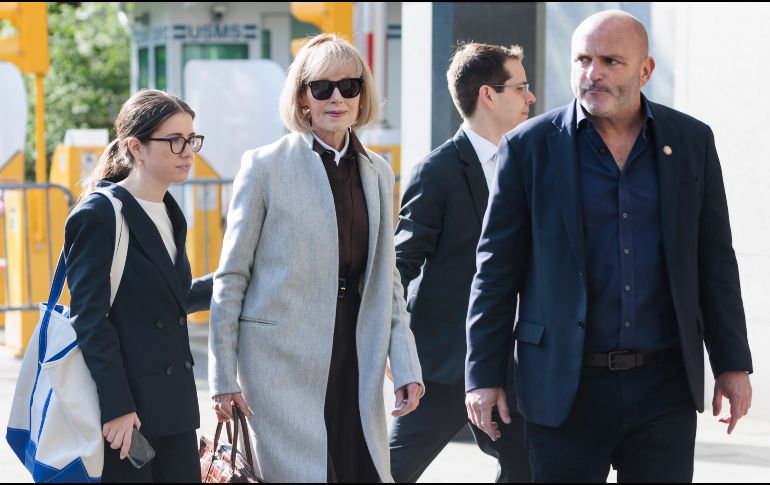 Carroll, de 79 años, declaró que se cruzó con Trump en la puerta giratoria de la tienda Bergdorf Goodman en 1996. EFE/J. Lane