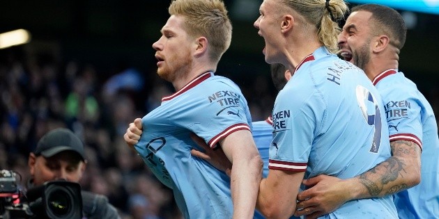 Manchester City, encaminado al t&iacute;tulo