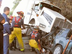 El estudio de la Red de Carreteras de Occidente busca que se reduzcan los accidentes en los que participan los tráileres. EL INFORMADOR
