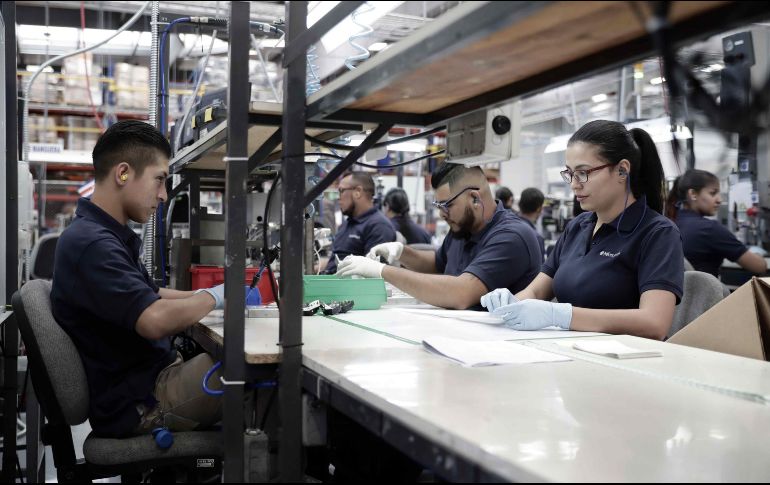 Las condiciones laborales también señalan que por cada 6 días de trabajo, el trabajador deberá gozar de un día de descanso, EFE / ARCHIVO