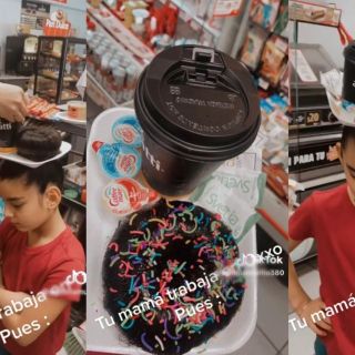 Mamá hace peinado "loco" a su hija con café del Oxxo