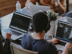 Las largas jornadas laborales afectan a los trabajadores en su salud, según el IMSS. ESPECIAL