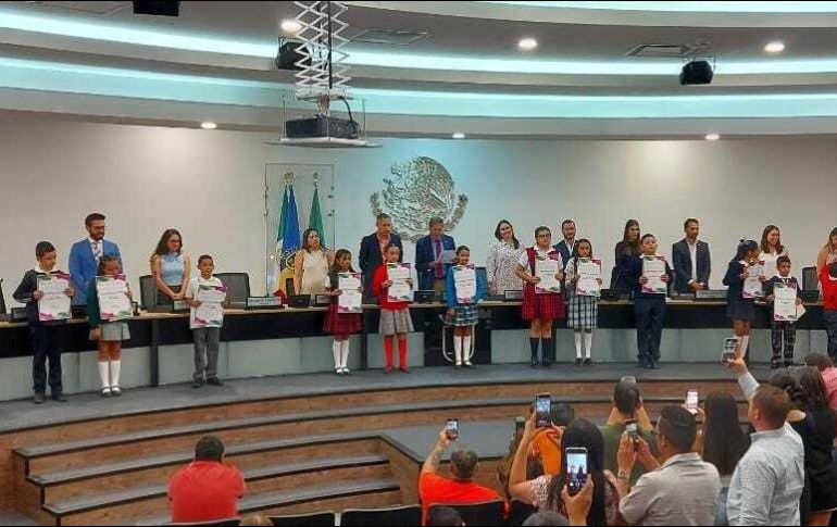 El alcalde Juan José Frangie les tomó protesta a los integrantes del Ayuntamiento Infantil 2023