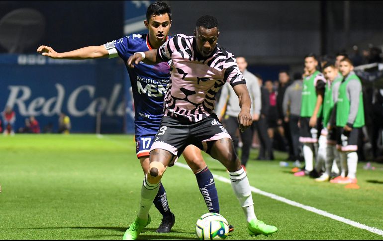 El mediocampista Wilber Rentería, fue el jugador de la noche al anotar el gol que les daría la victoria. IMAGO7