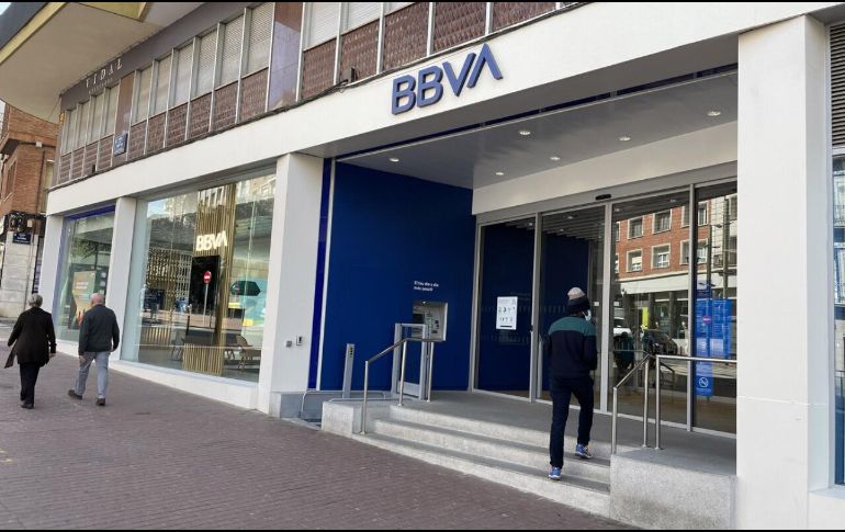 El lunes cerrarán los bancos, pero puedes usar cajeros y aplicaciones en el celular. ESPECIAL