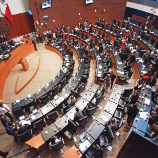 Ante toma de tribuna, senadores de Morena se reunirán con AMLO