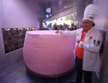 El malvavisco más grande del mundo fue hecho por la empresa jalisciense Mazapán de la Rosa y pesó 649 kilos. EL INFORMADOR/ CARLOS ZEPEDA