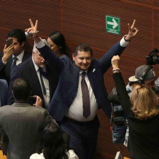 Senadores de Morena aprueban reformas con prisas y sin debate