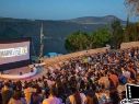 Estas proyecciones son totalmente gratuitas, así que solo necesitas traer una manta y tus tentempiés favoritos para disfrutar del cine al aire libre. FACEBOOK / Cinemalive