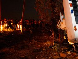 El vehículo salió de la carretera y terminó por caer a un barranco. EFE/Archivo