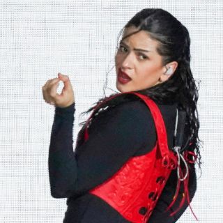 ¿Rosalía será multada por alterar la bandera de México? Esto sabemos