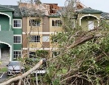 El Departamento de Policía de Palm Beach Gardens no ha reportado heridos graves ni fatalidades tras el tornado. AP/J. Cavaretta
