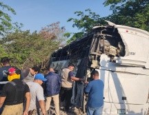 El 29 de abril volcó un camión con origen en Guadalajara y con destino a Rincón de Guayabitos; hubo 20 muertos. ESPECIAL
