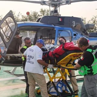 Prevén trasladar a ZMG a 7 heridos graves de accidente en Carretera a Puerto Vallarta (VIDEO)