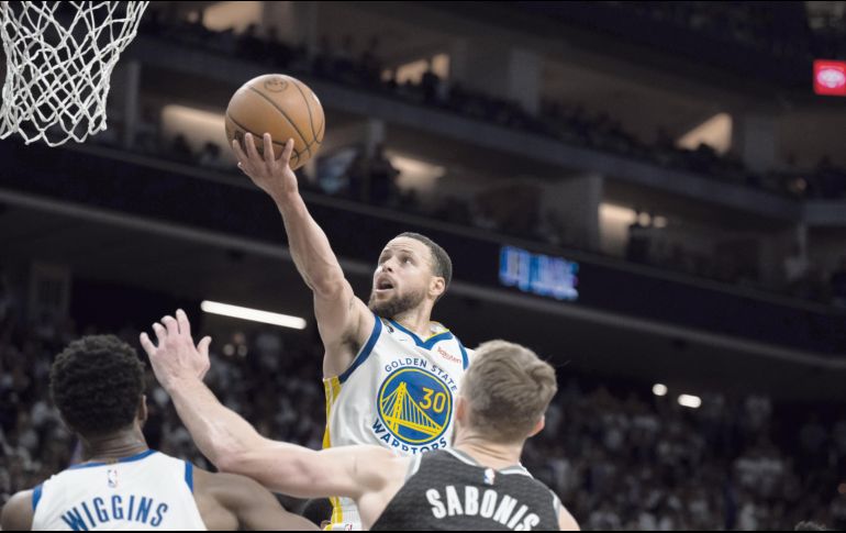 Stephen Curry ahora es el dueño de la mayor cantidad de puntos en un séptimo juego de una serie de Playoffs en la historia de la NBA. AP