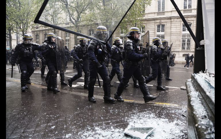 El Ministerio del Interior ha movilizado en total a 12 mil policías en toda Francia para hacer frente a incidentes. EFE/C. Petit
