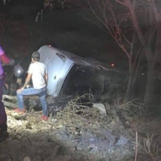 DIF apoyará a familias de víctimas de volcadura en Nayarit