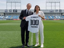 El Real Madrid Femenino compartió una imagen de Kenti con un jersey que portaba el dorsal 100. ESPECIAL/Real Madrid