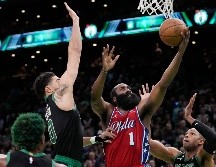 Harden anotó 45 y empató su récord de postemporada. AP/C. Krupa