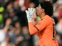 Guillermo Ochoa sigue mostrando su gran nivel en la Liga de Italia. ESPECIAL/@OfficialUSS1919