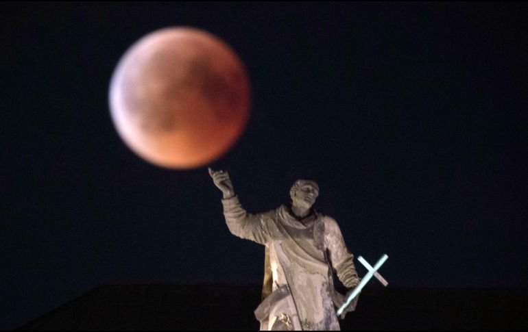 El eclipse lunar de este viernes será uno de los más raros. AFP/ ARCHIVO