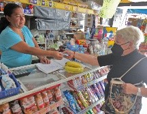 Seis de cada 10 tiendas de abarrotes en Jalisco son operadas por mujeres. EL INFORMADOR/ ALONSO CAMACHO