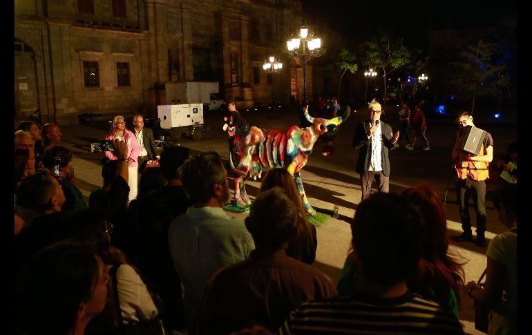 Previo al acto protocolario en Teatro Degollado, se realizó un recorrido al que acudieron organizadores del FCM, artistas cuyas obras participan en la ruta, medios de comunicación y personalidades invitadas de la sociedad y la cultura de Jalisco. EL INFORMADOR / C. Zepeda