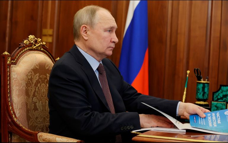 El portavoz de Vladimir Putin, Dimitri Peskov, acusó a Estados Unidos de estar tras el ataque con drones reportado ayer. AP/M. Klimentyev