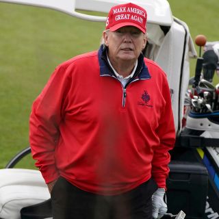 Donald Trump arremete contra juicio en su contra y lo tacha de "vergüenza"