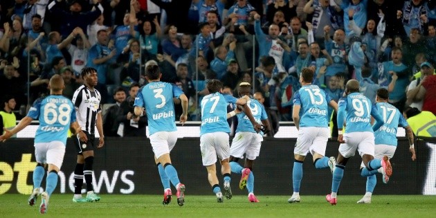 &iexcl;Hist&oacute;rico! Napoli del Chucky Lozano, campe&oacute;n de Italia tras 33 a&ntilde;os