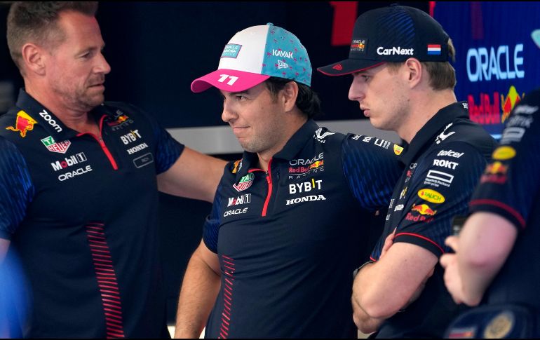 Checo Pérez concluyó en el lugar 11, detrás de Esteban Ocon (Alpine), y delante de Oscar Piastri (McLaren). AP