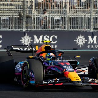 "Checo" Pérez, cuarto en primer día de prácticas en Miami