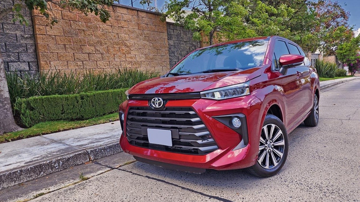 fondos de pantalla coches 2023