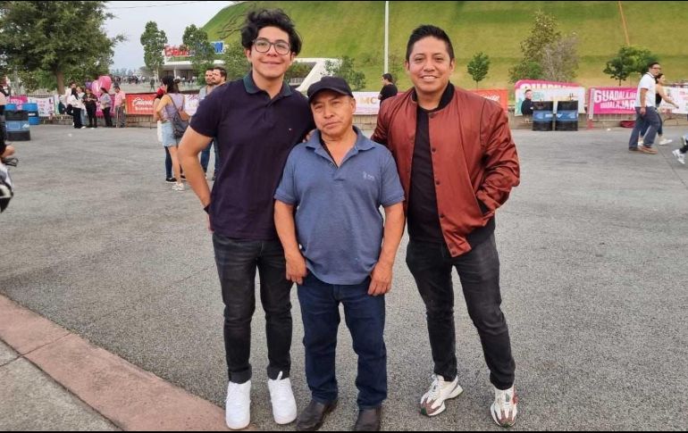 Fans del Canelo llegaron de varias partes de la República. ESPECIAL