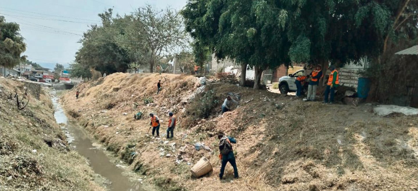 Con esta medida, los trabajadores del Ayuntamiento de Zapopan visitarán las colonias para observar las diversas problemáticas del municipio en materia de servicios públicos, por lo cual la atención será de forma inmediata. ESPECIAL
