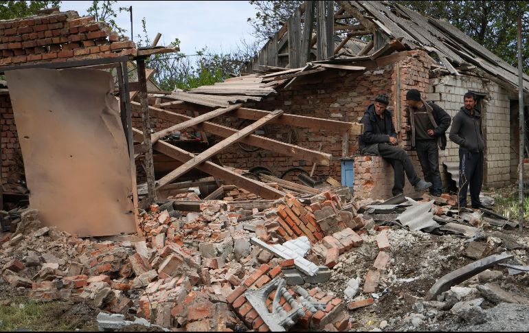 A lo largo de abril se registraron 179 fallecimientos por la invasión rusa, tres menos que en marzo. AP/A. Andriyenko
