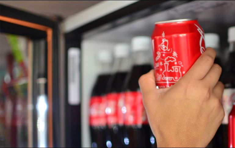 Los refrescos son tan dulces que es difícil alejar a los niños de ellos. EL INFORMADOR/ ARCHIVO