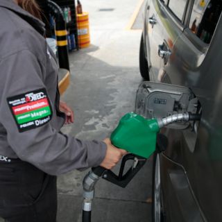 Alcanza gasolina regular hasta los 24.39 pesos por litro en la ZMG