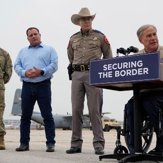 Gobernador de Texas envía helicópteros a la frontera con México por esto